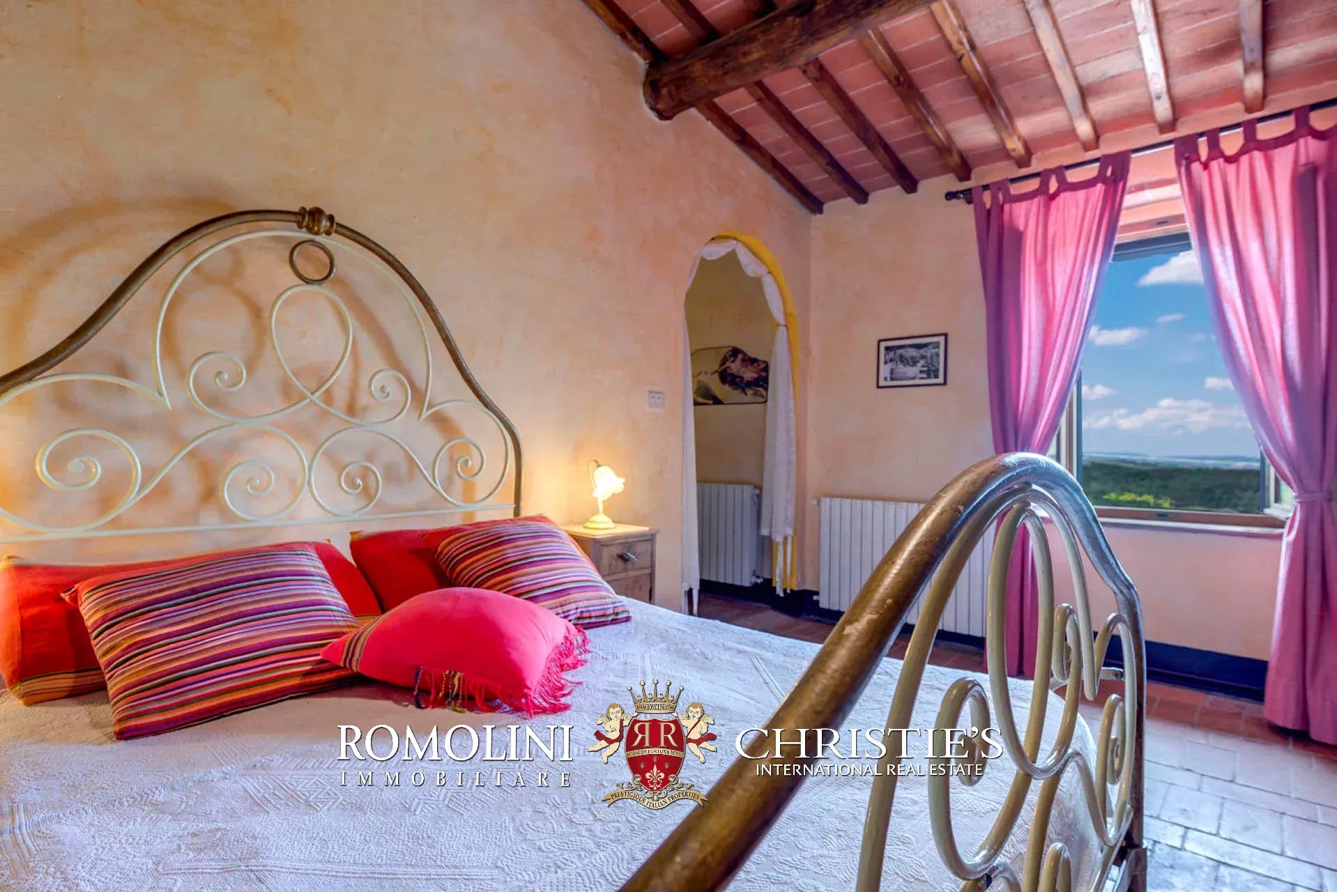 18 Bedroom Villa/Townhouse's Image 48