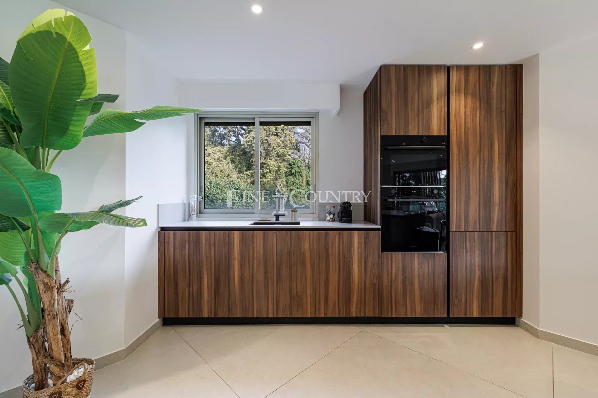 Photo of For Sale – 2-Bedroom Apartment – Cannes Montrose