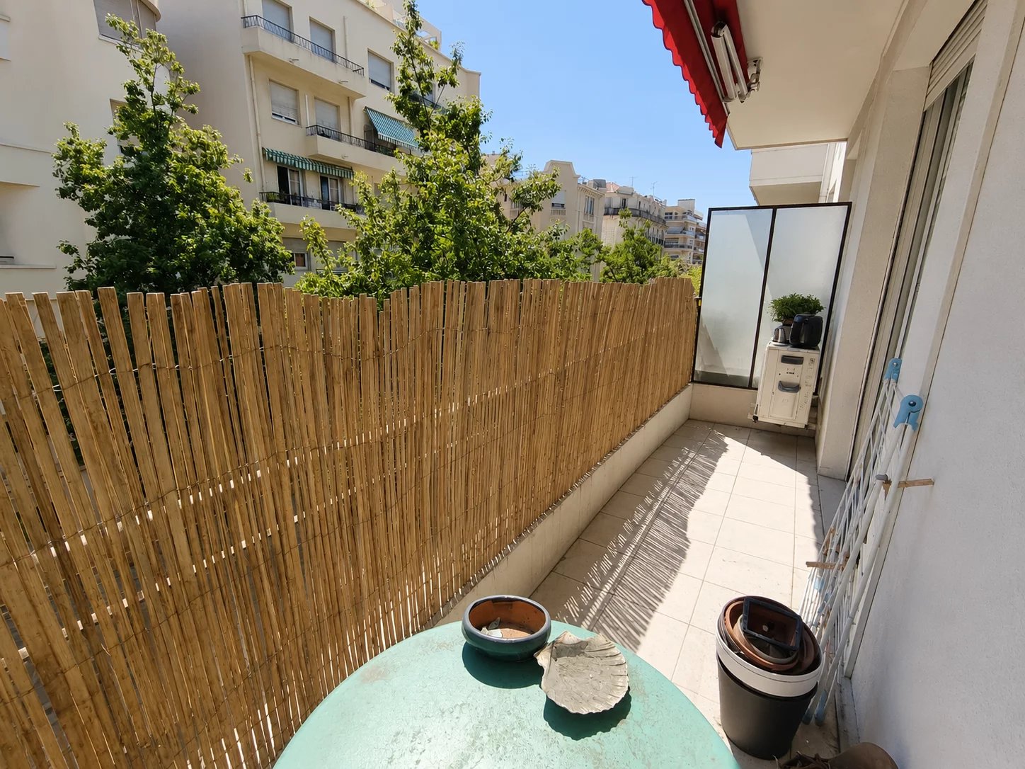 NICE CESSOLE, 2 PIECES EN ETAGE ELEVE AVEC BALCON ET  CAVE