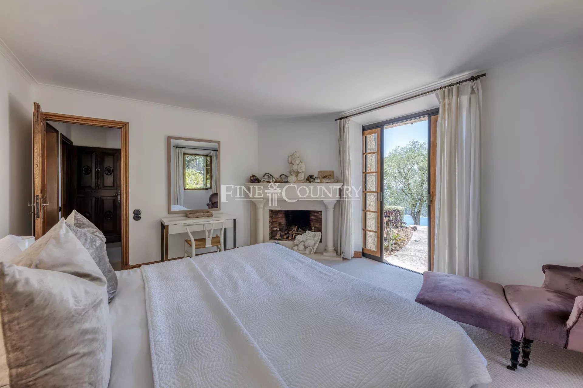 Photo of Estate for sale in Saint-Cezaire-sur-Siagne
