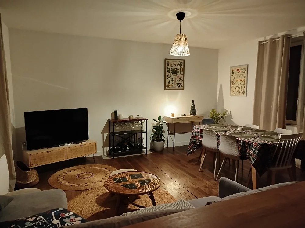 House in Saint-Pierre-de-Maille - Image 4