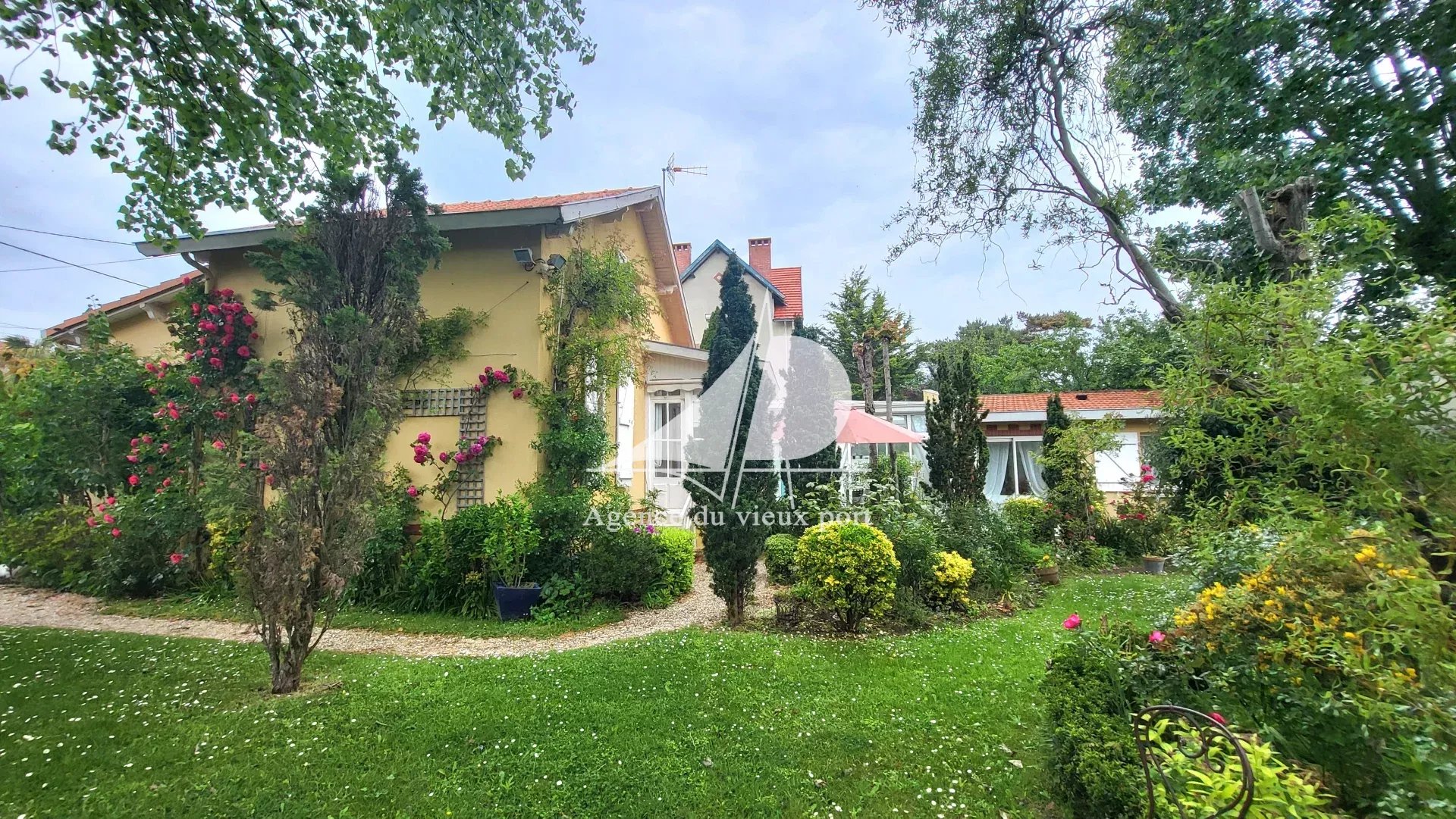 Agence immobilière de 