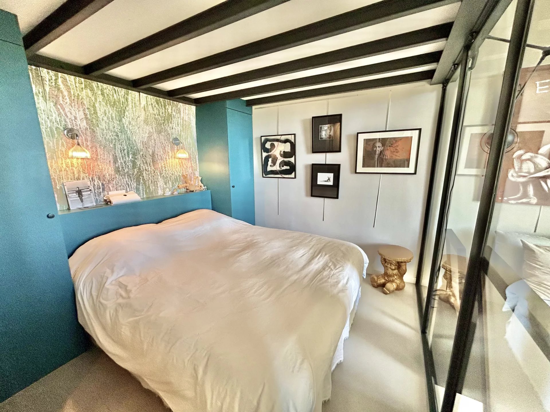 Elegant 3-Bedroom Apartment with Sea View in Cannes