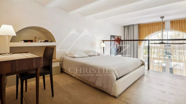 In the district of Petit Juas, loft combining historical charm and comfort — photo 3