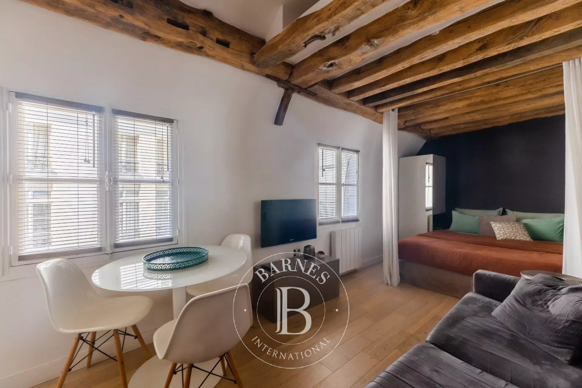 Daire Paris 4ème - picture 5