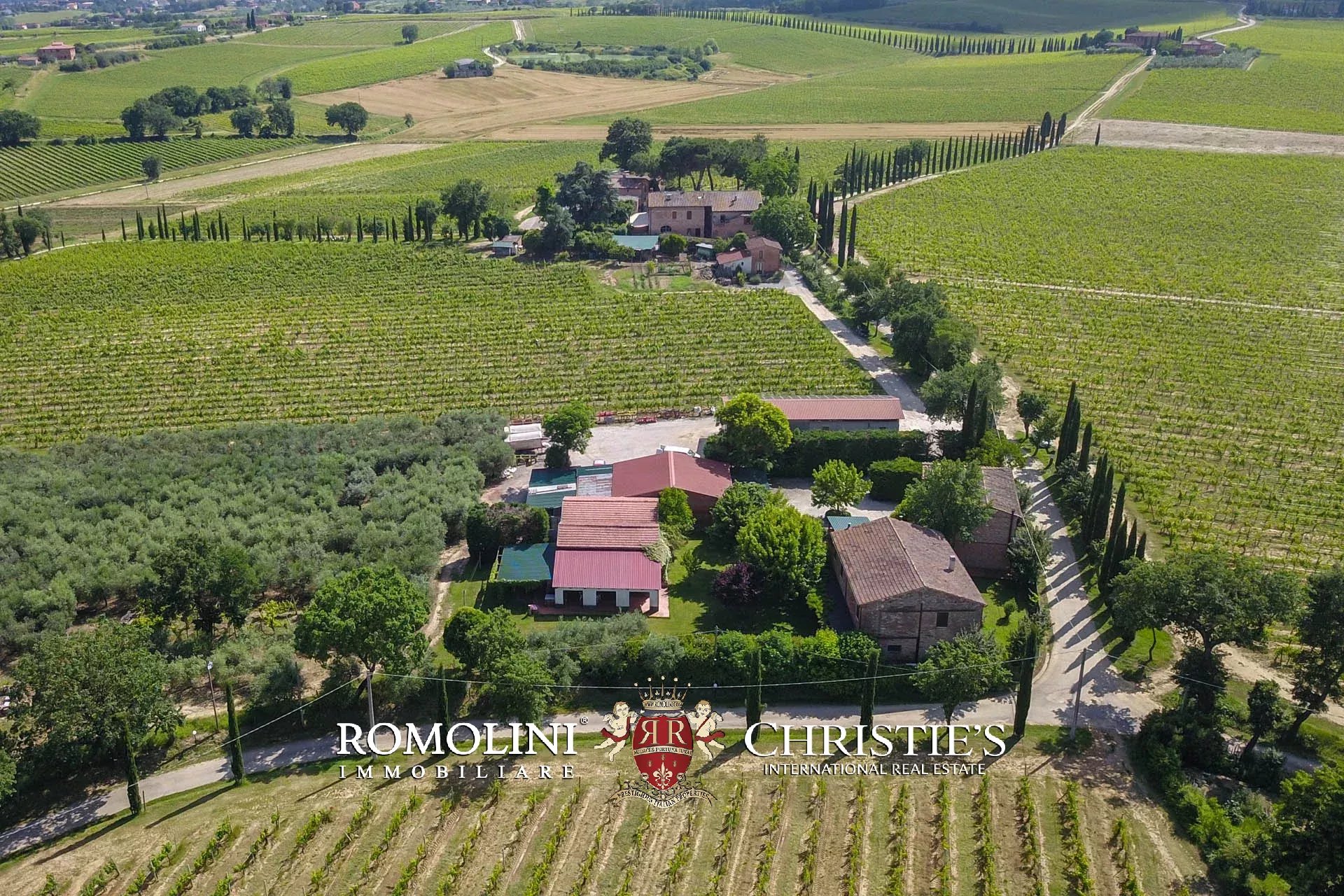 34 Bedroom Vineyard's Image 21