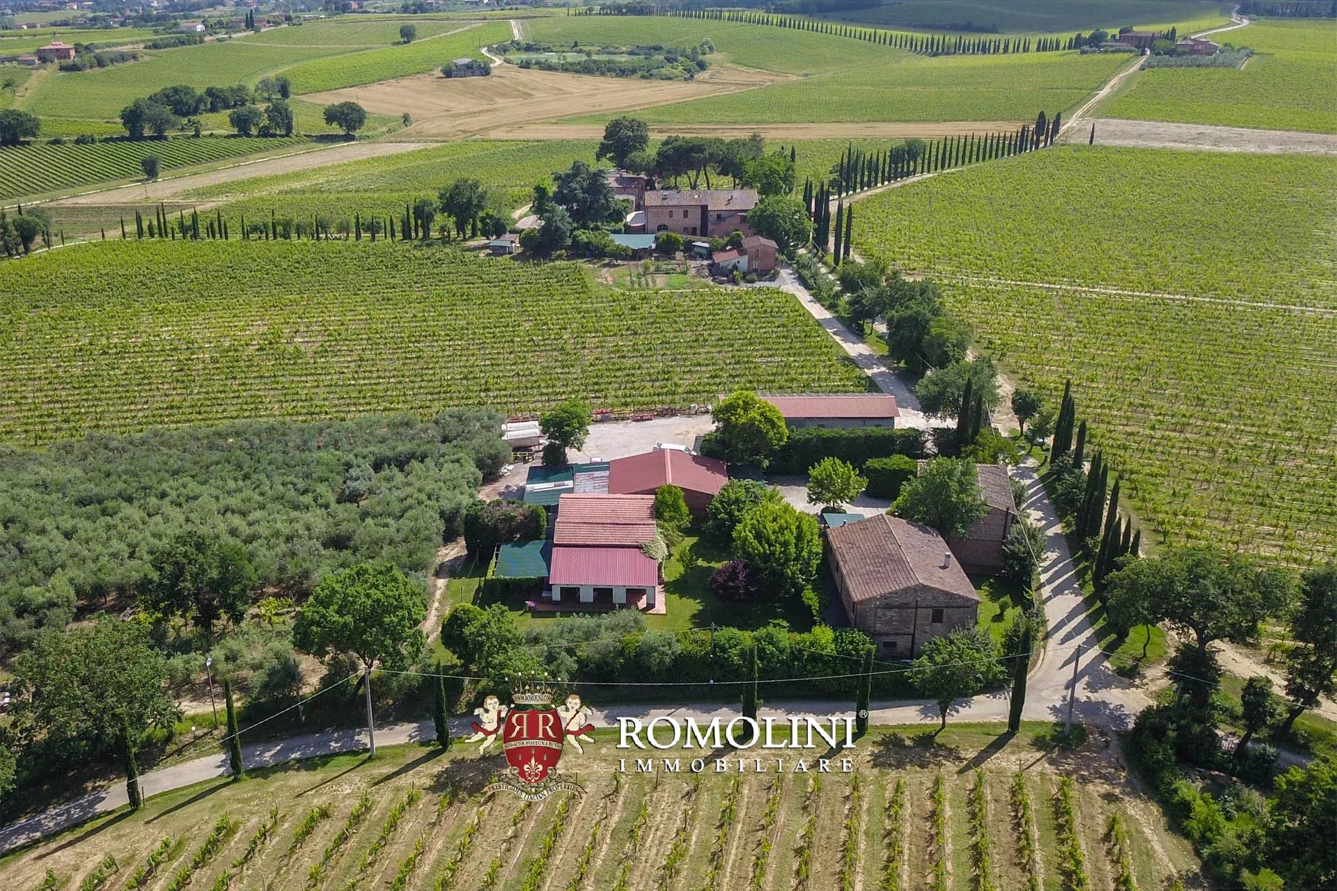 34 Bedroom Vineyard's Image 21