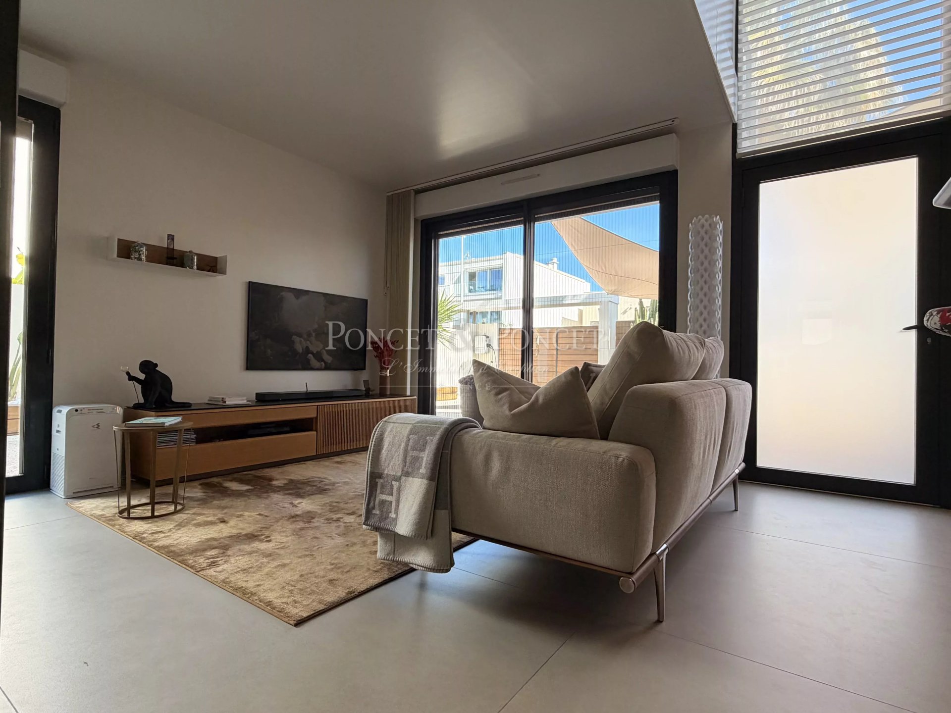 4 Bedroom Villa/Townhouse's Image 4
