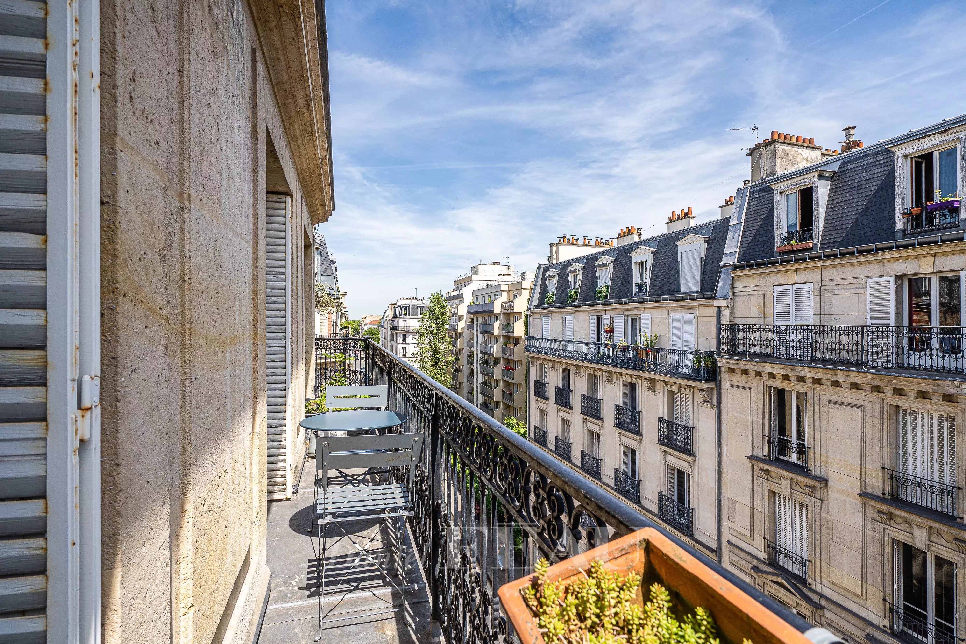 Sale Apartment Paris 14th