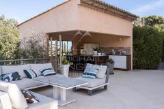 Luxury Villa in Super-Cannes: A Contemporary Family Legacy Estate — photo 2 of 14