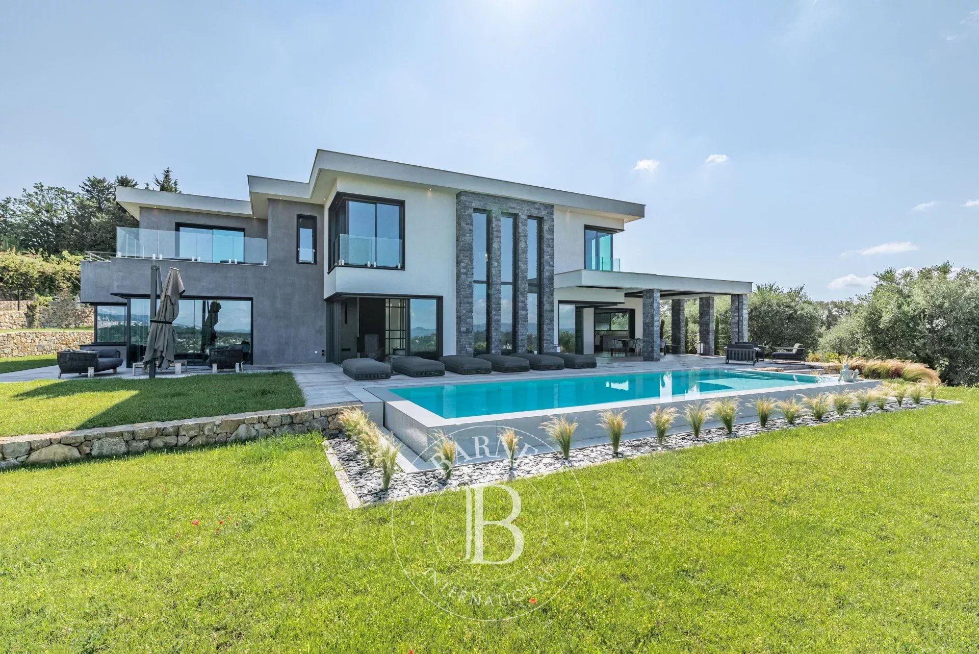 Opio - Stunning new contemporary villa with panoramic views