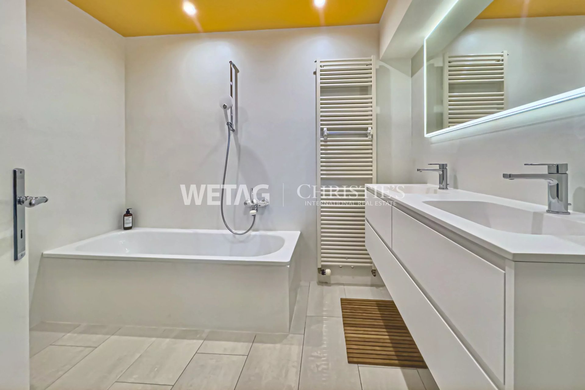 6 Bedroom Villa/Townhouse's Image 5