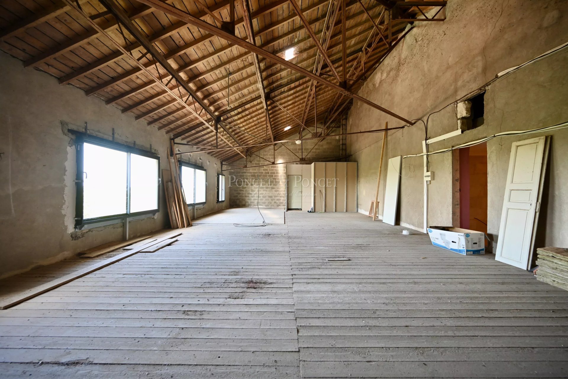 10 Bedroom Villa/Townhouse's Image 21