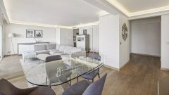 Cannes – Croisette – Magnificent 4-Room Apartment with Sea View — photo 4 of 7
