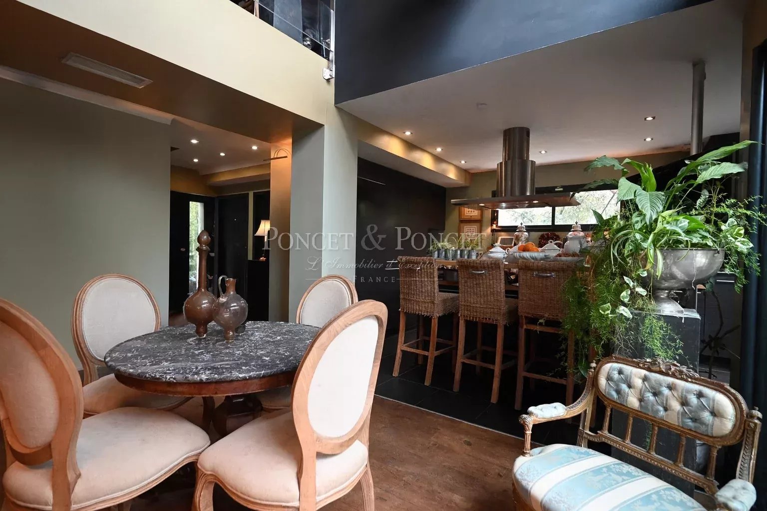 5 Bedroom Villa/Townhouse's Image 6