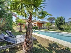 Villa for sale in Mandelieu in private domain with partial sea view — photo 1 of 7