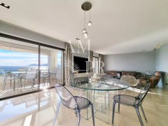 Luxury Apartment Cannes Croisette | Prestigious Family Legacy Estate — photo 3 of 7