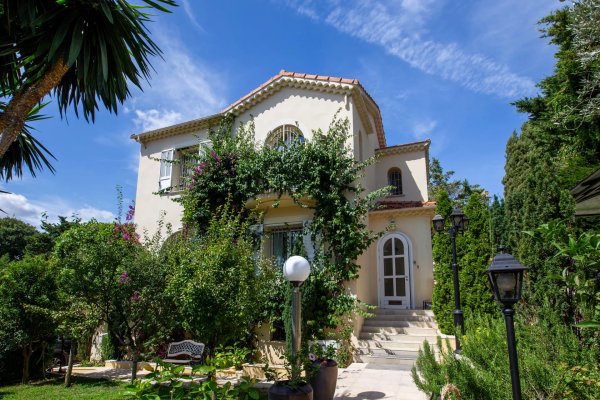 Beautiful Villa in a prestigious gated domain — photo 1