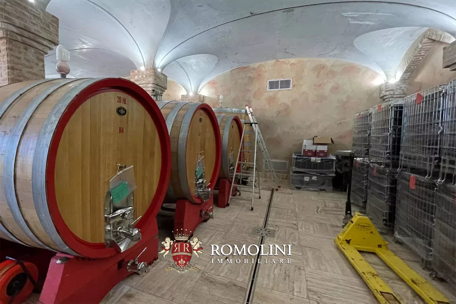 6 Bedroom Vineyard's Image 19