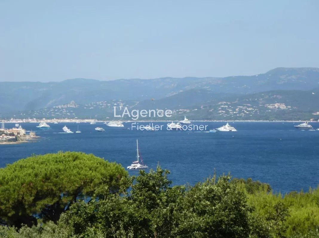 REF 254 : VILLA - VUE MER - LES PARCS DE SAINT TROPEZ
