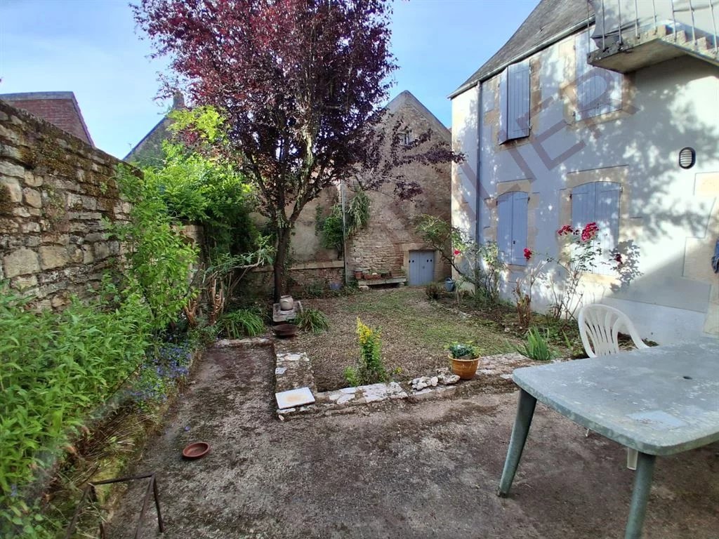 MAISON EN PIERRES JARDIN CLOS DE MURS 89144 BOURGOGNE