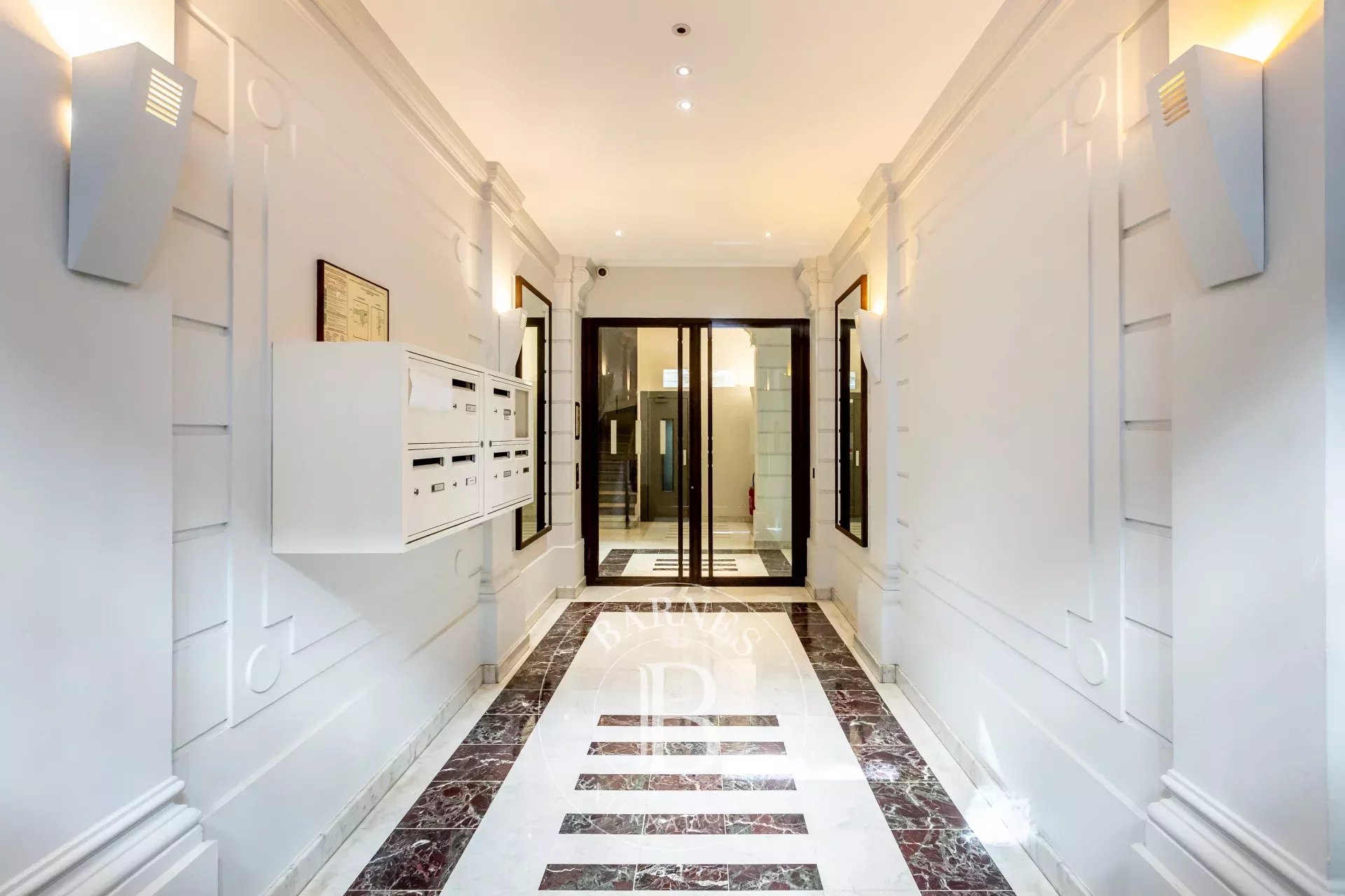 Daire Paris 8ème - picture 17