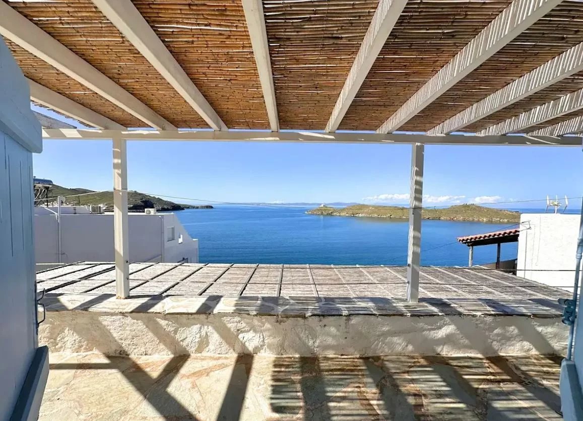 Belle villa siutée à Kea avec une très belle vue sur la mer