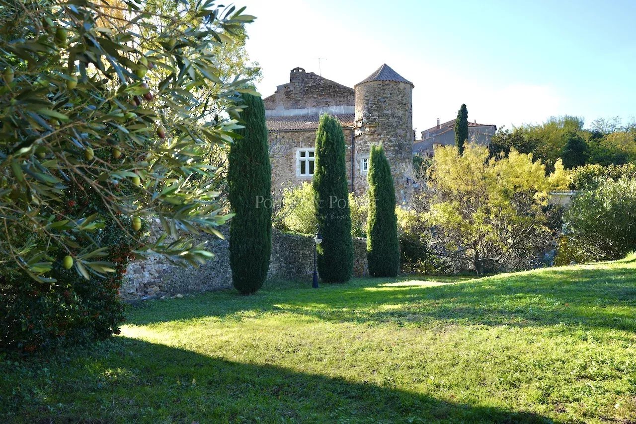 8 Bedroom Chateau's Image 23