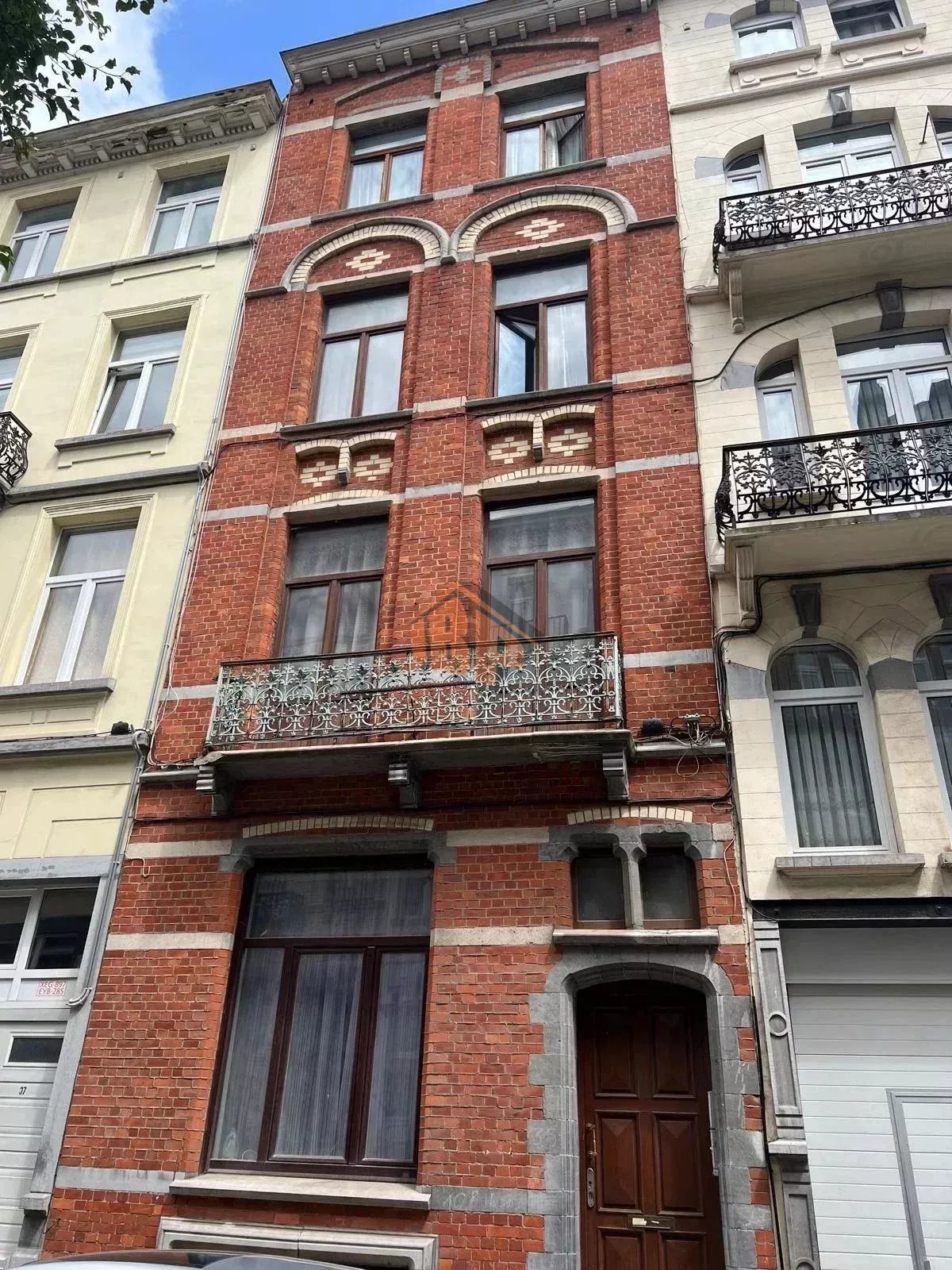 Molenbeek-Immeuble de rapport-5 logements-bon rendement