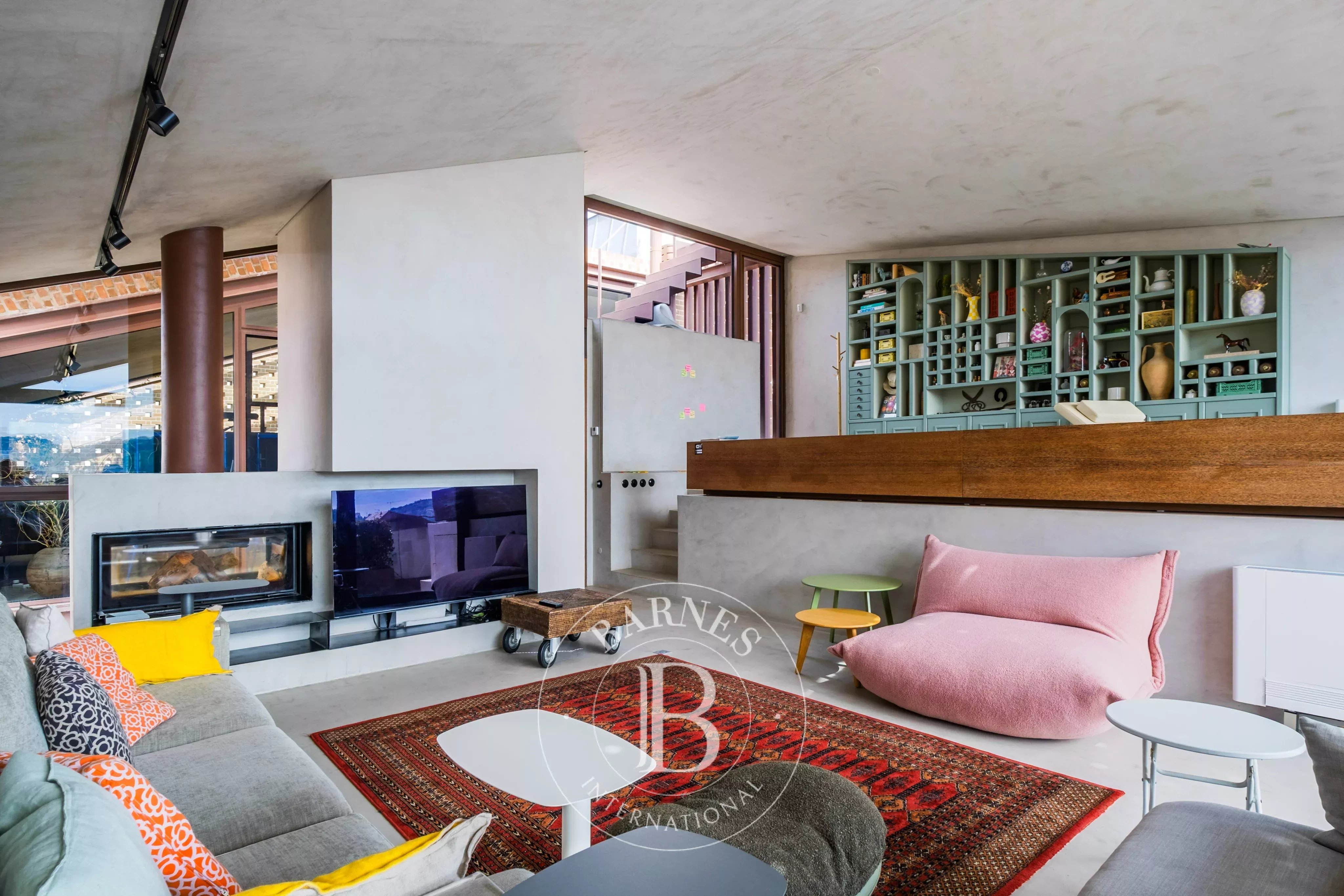 Maison contemporaine avec vue sur le fleuve