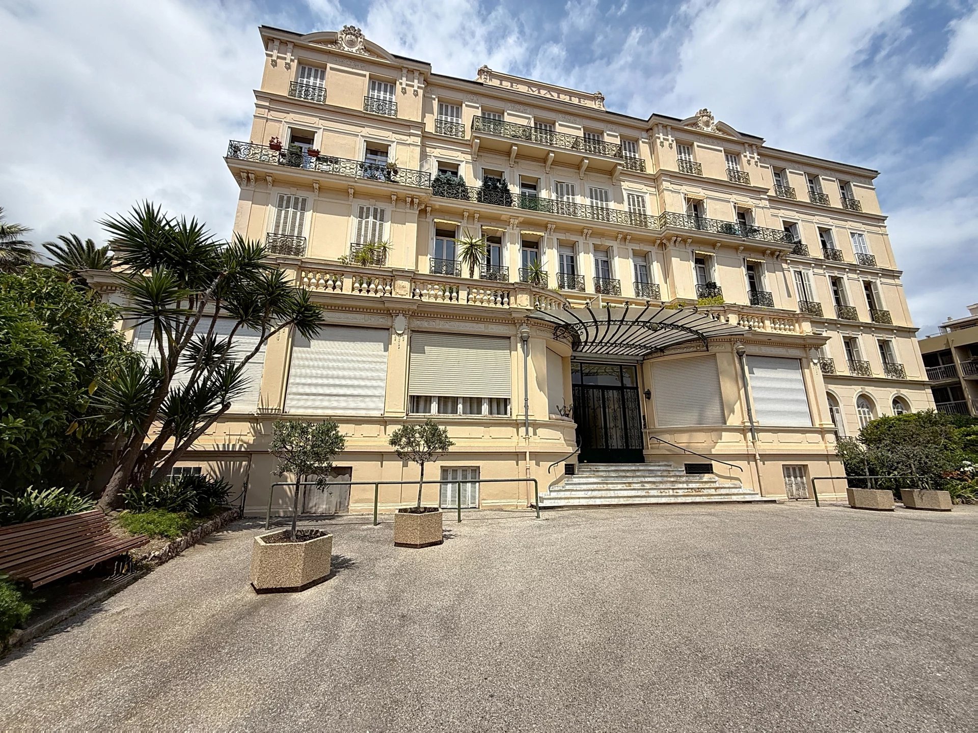 A Vendre, 4 Pièces, Menton Centre-Ville