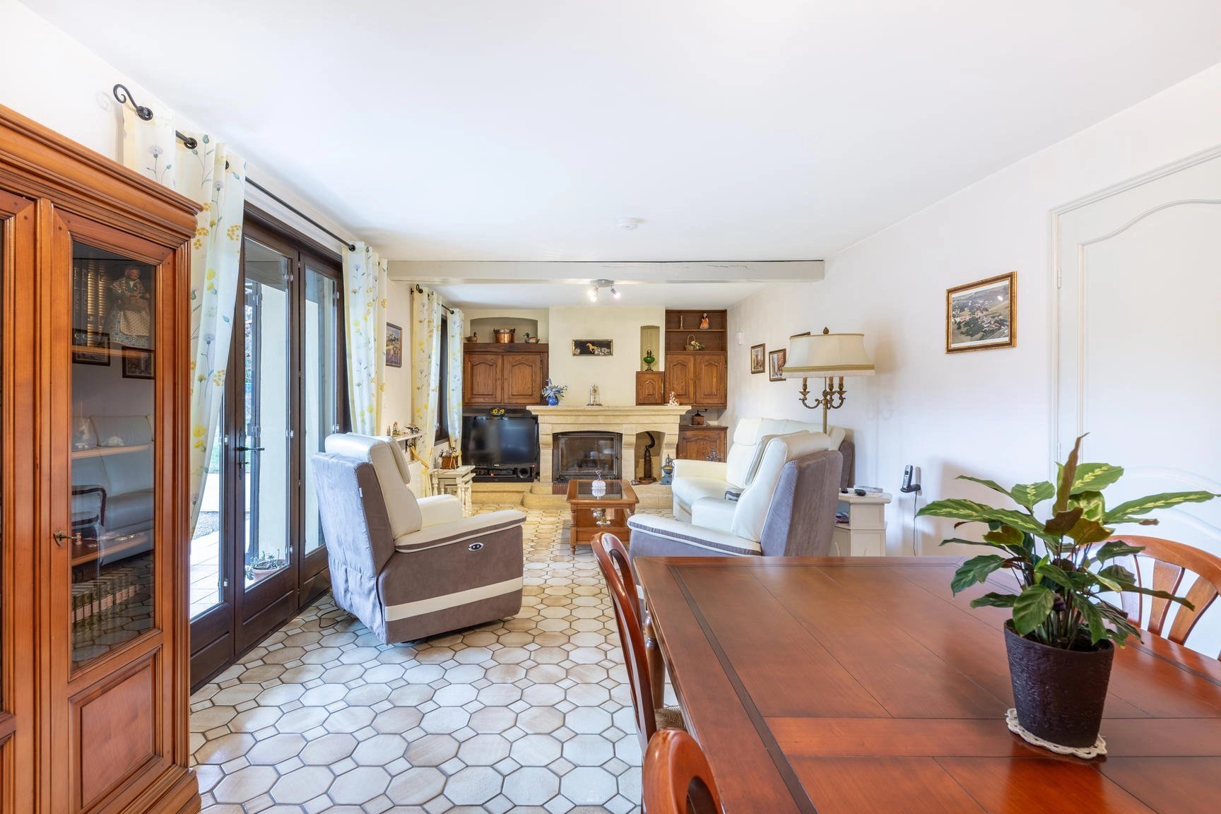 Ancienne ferme rénovéee de 185 m² - 69 Les Chères