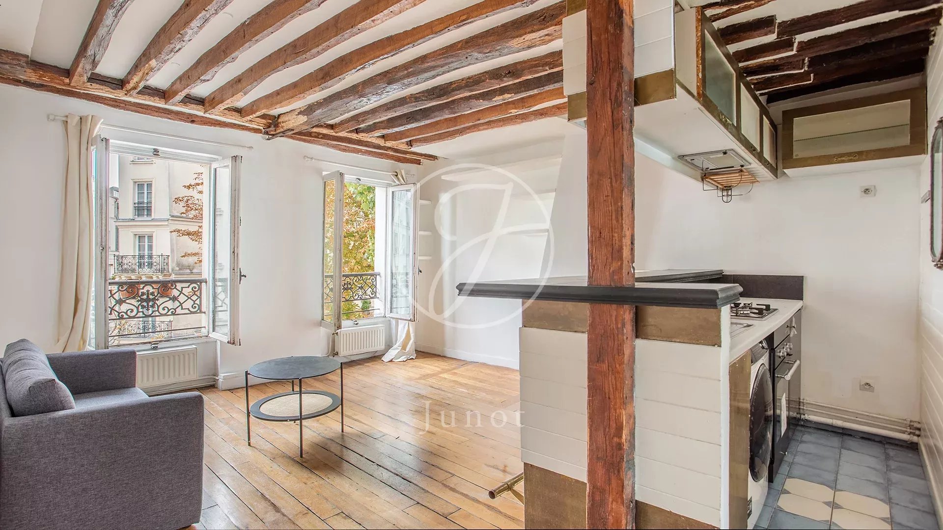 Paris 18e - ABBESSES - Appartement à louer - 2 pièces vide - 34m² - 1 chambre