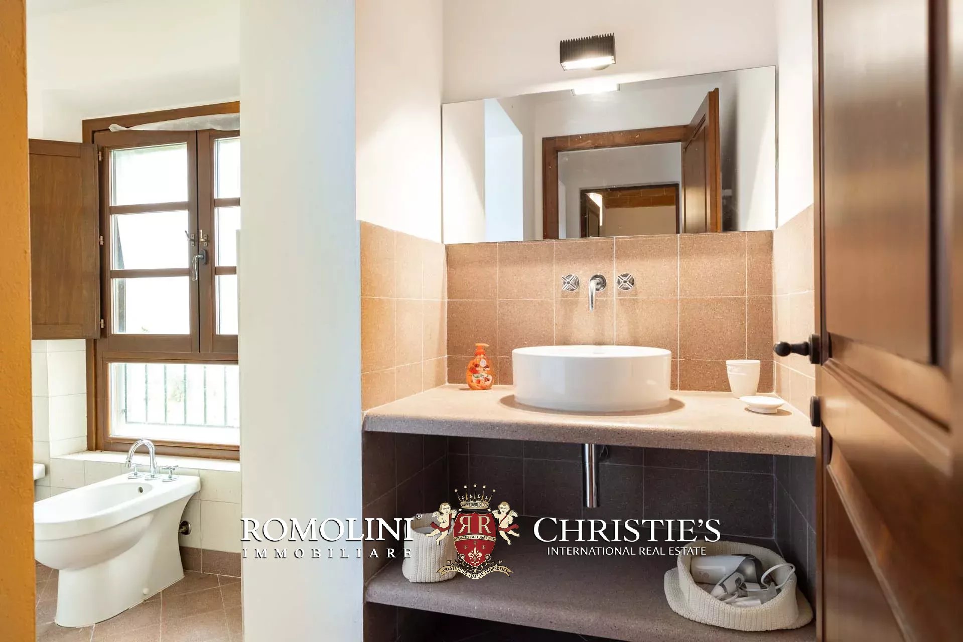 37 Bedroom Villa/Townhouse's Image 105