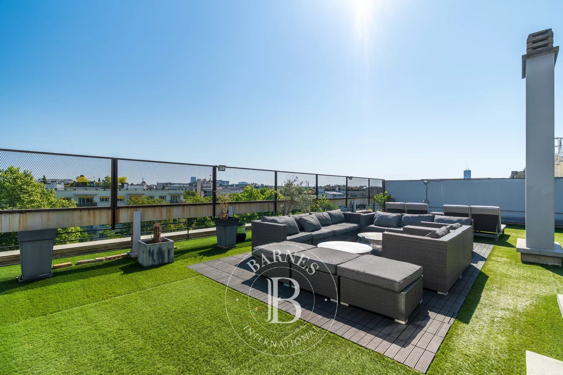 Neuilly-Saussaye - Top floor - Duplex apartment with step-free panoramic terrace and separate studio - 2 bedrooms - Unobstructed views and no overlook