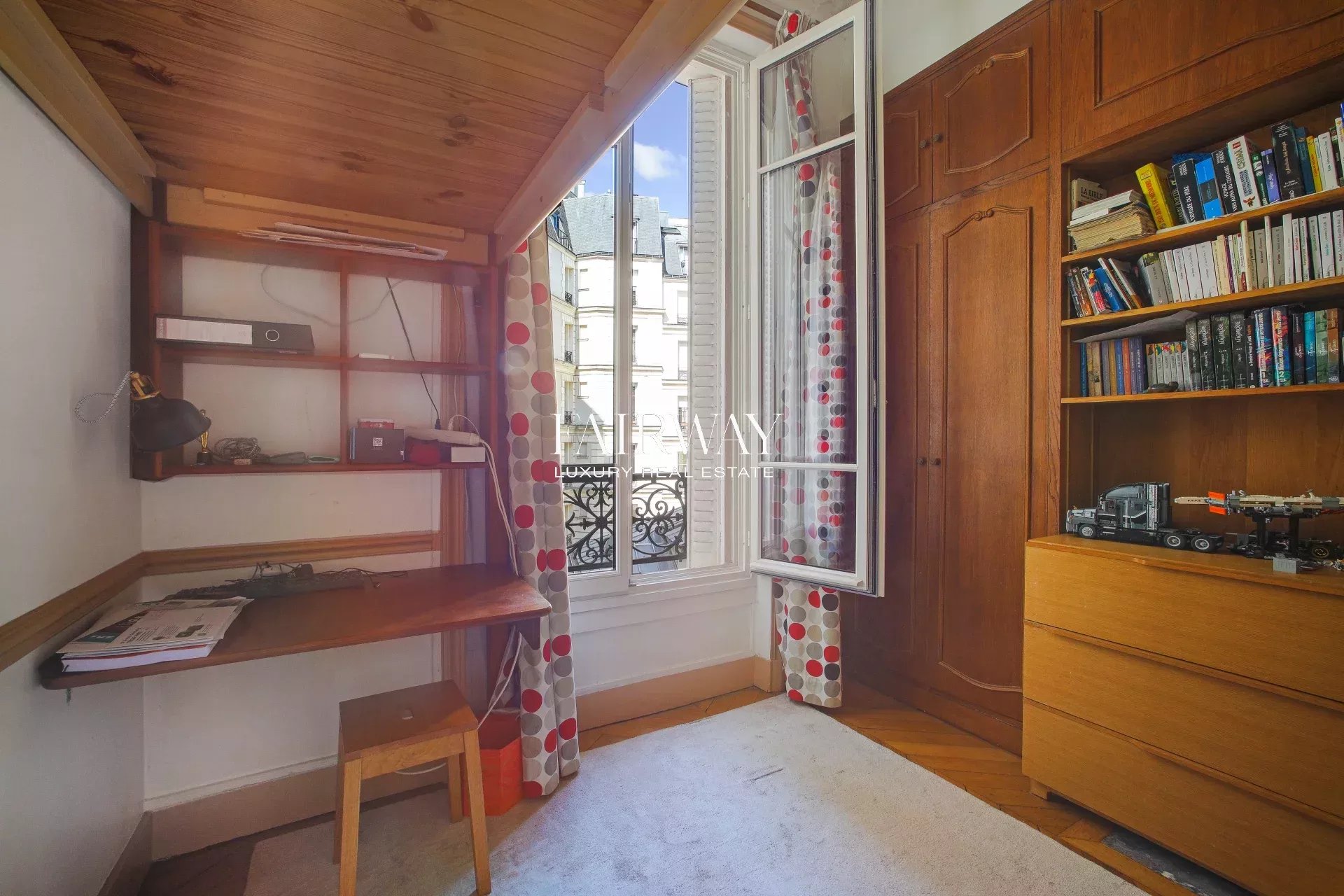 Appartement familial de standing de 213m² avec 5 chambres dans le 8ème arrondissement de Paris