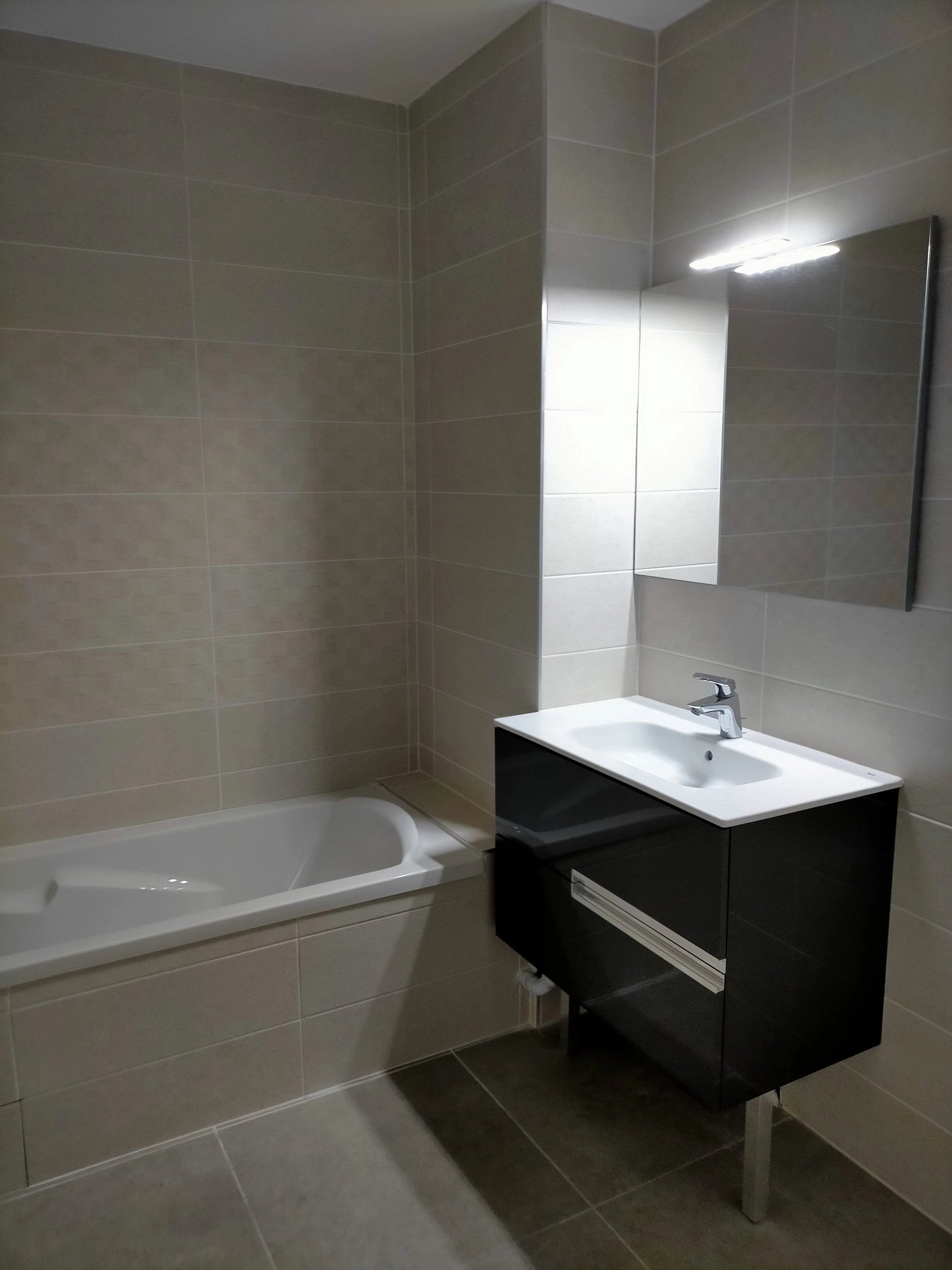 4562928 Location Villeurbanne