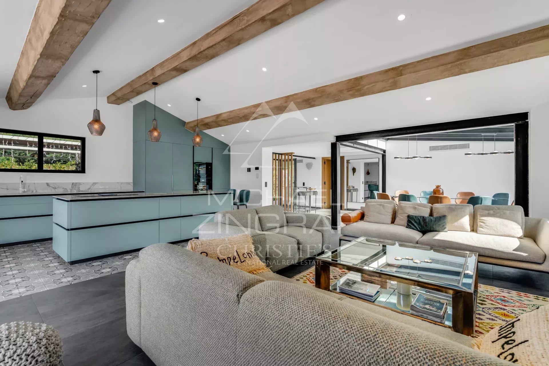 5 Bedroom Villa/Townhouse's Image 7
