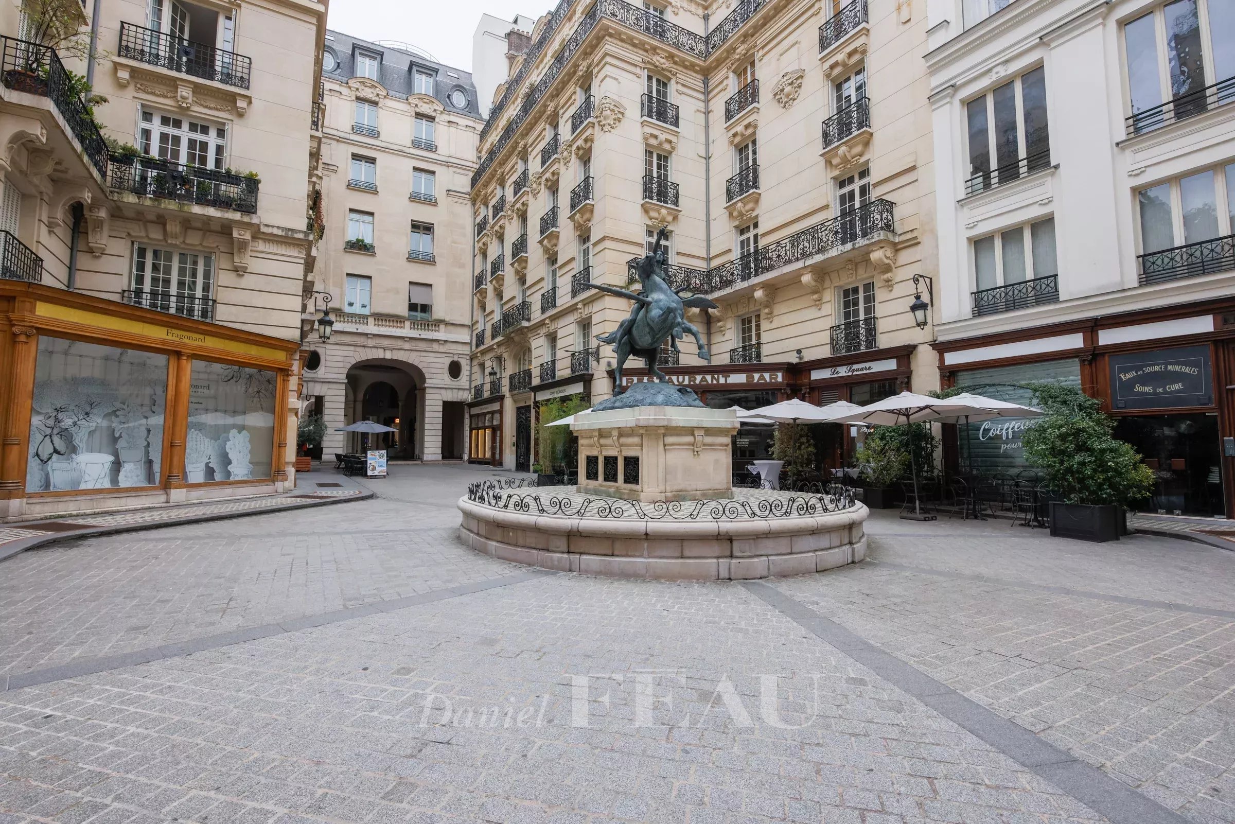Paris IX - Square de l'Opéra-Louis Jouvet.