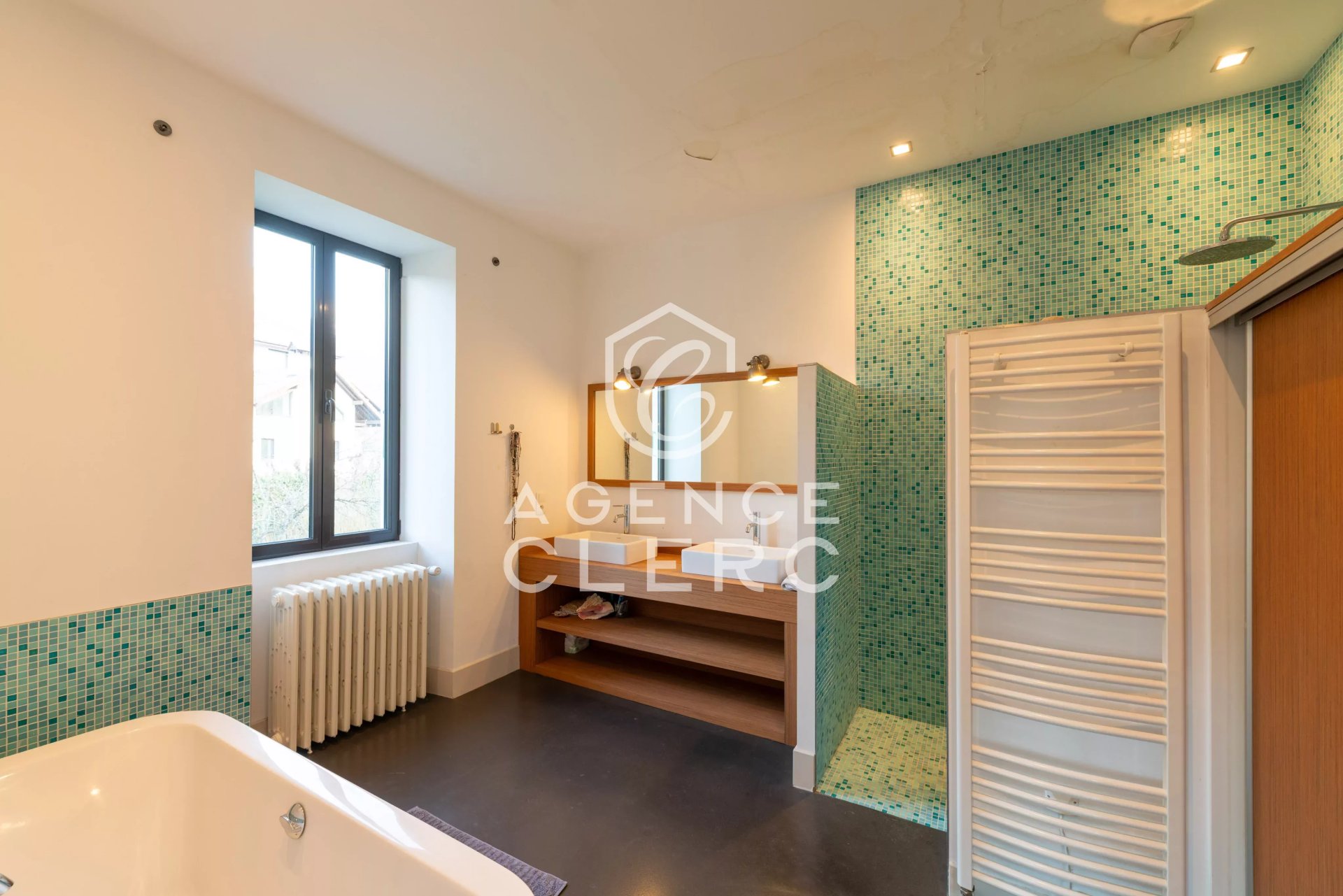 7 Bedroom Villa/Townhouse's Image 12