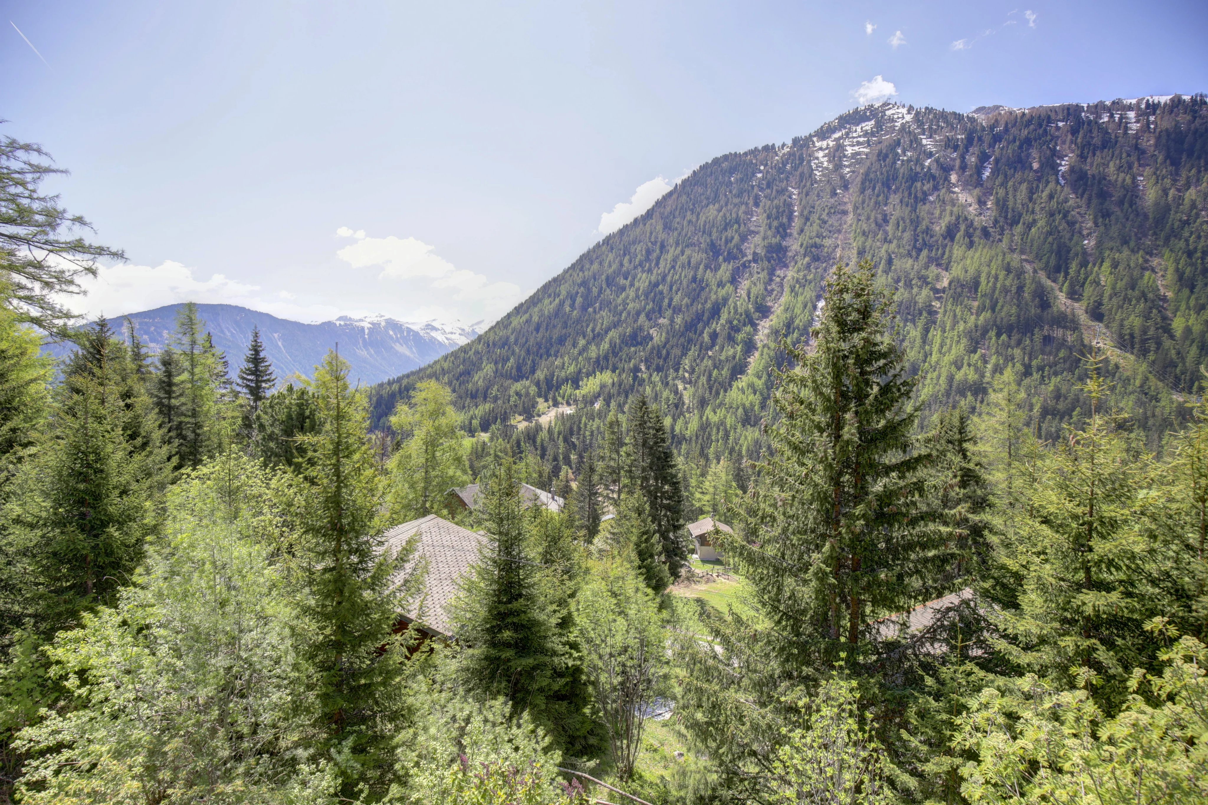 Au cœur de la forêt, belle maison mitoyenne à Champex-Lac !