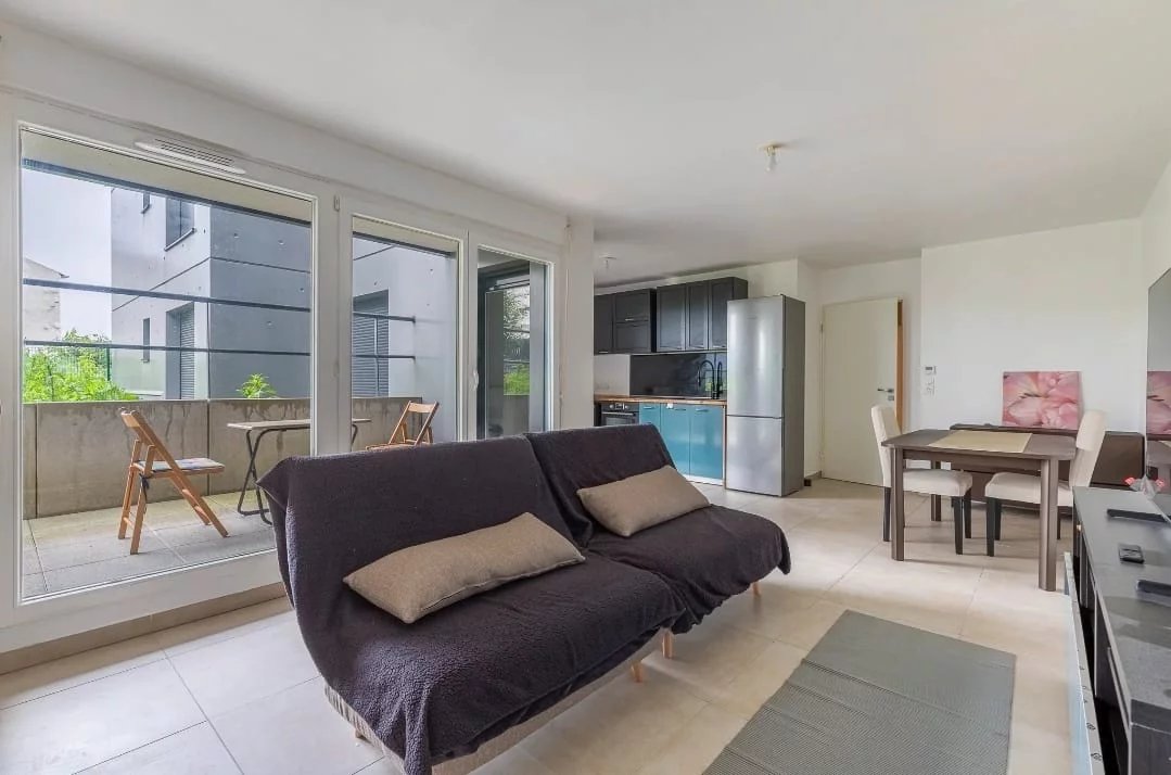 Appartement 2 pièces / Grande Terrasse / COUP DE COEUR / 58m2 / - Image Array