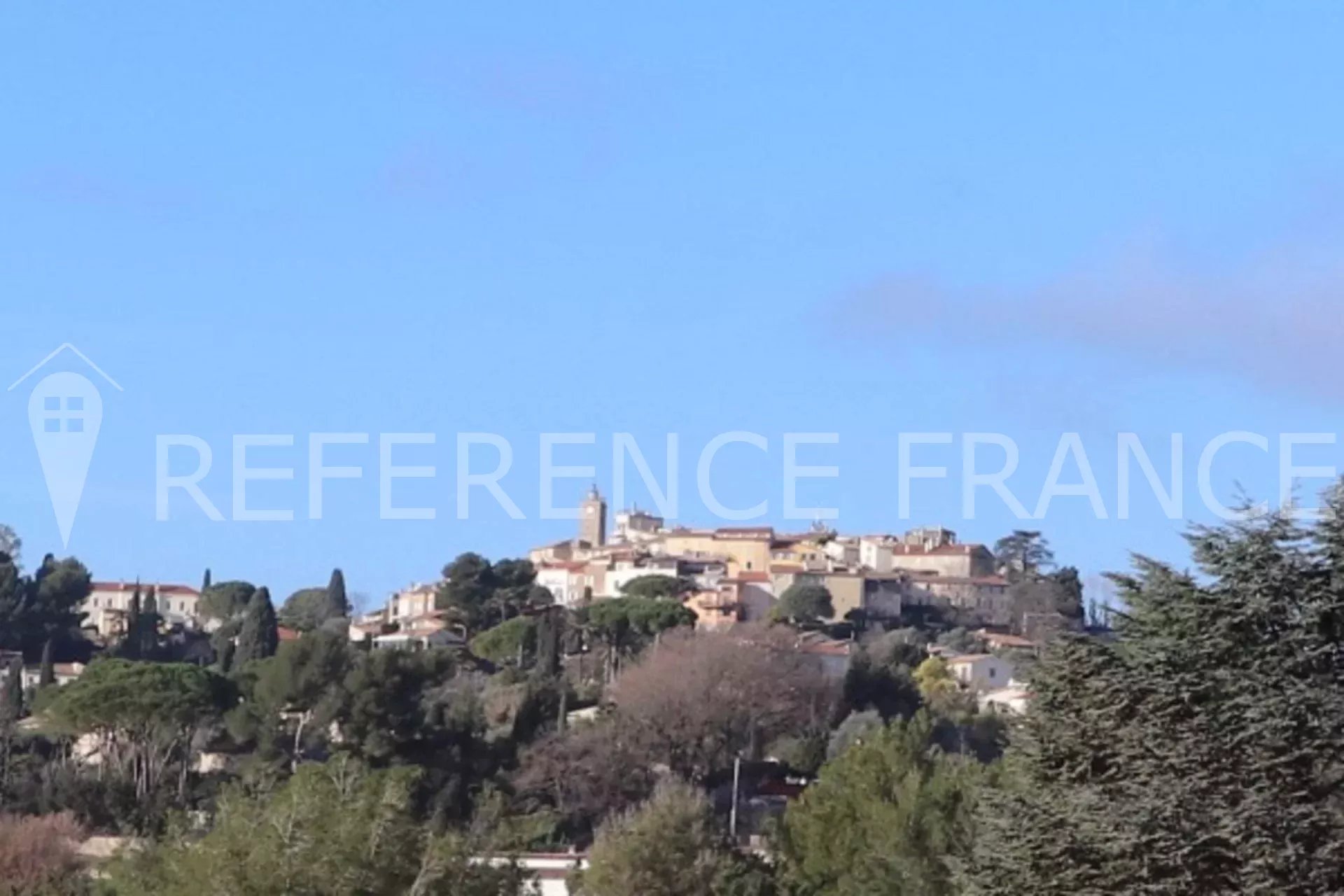 TRES RARE OPPORTUNITE. DOMAINE SECURISE RECHERCHE - À PIED DES ECOLES INTERNATIONALES