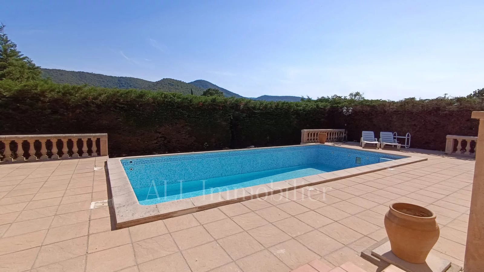 Agence immobilière de 