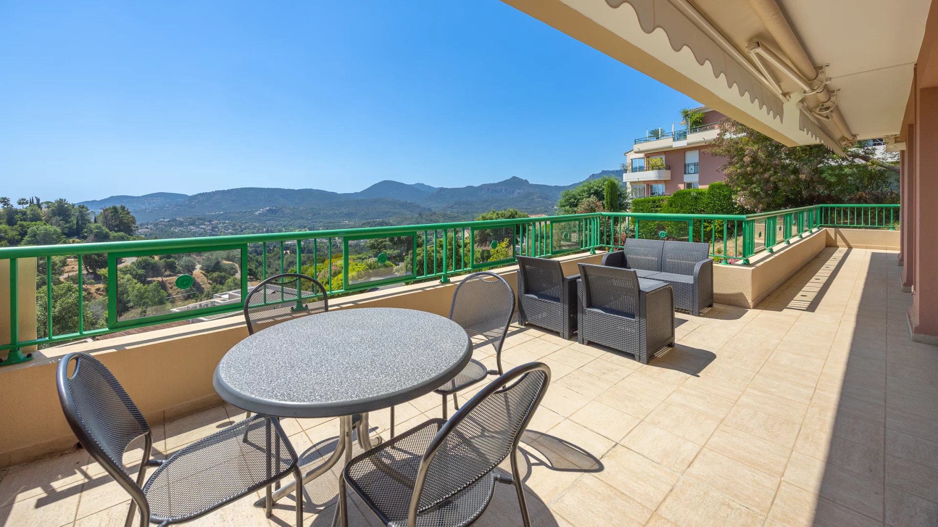 Appartement lumineux dans résidence sécurisée