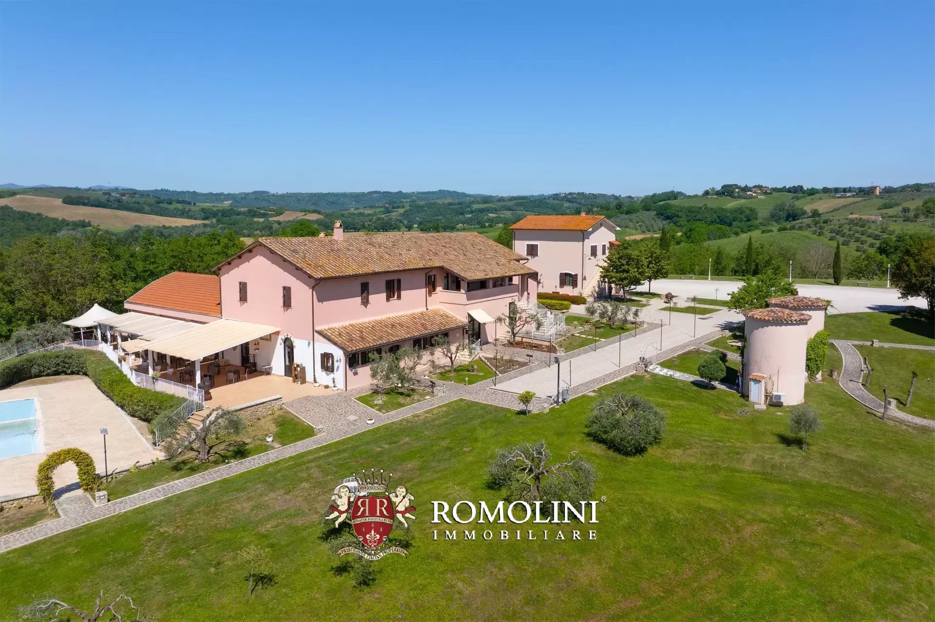 35 Bedroom Villa/Townhouse's Image 6