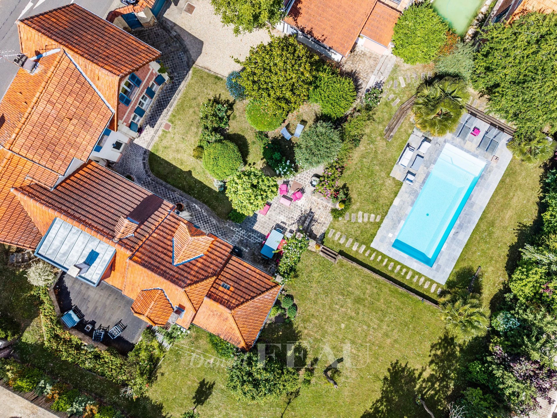 6 Bedroom Villa/Townhouse's Image 23