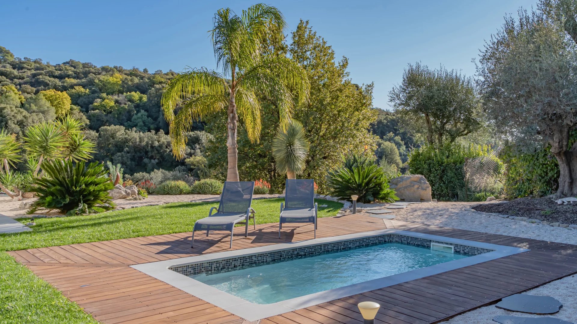 Beautiful new single-storey villa in a gated domaine in Biot