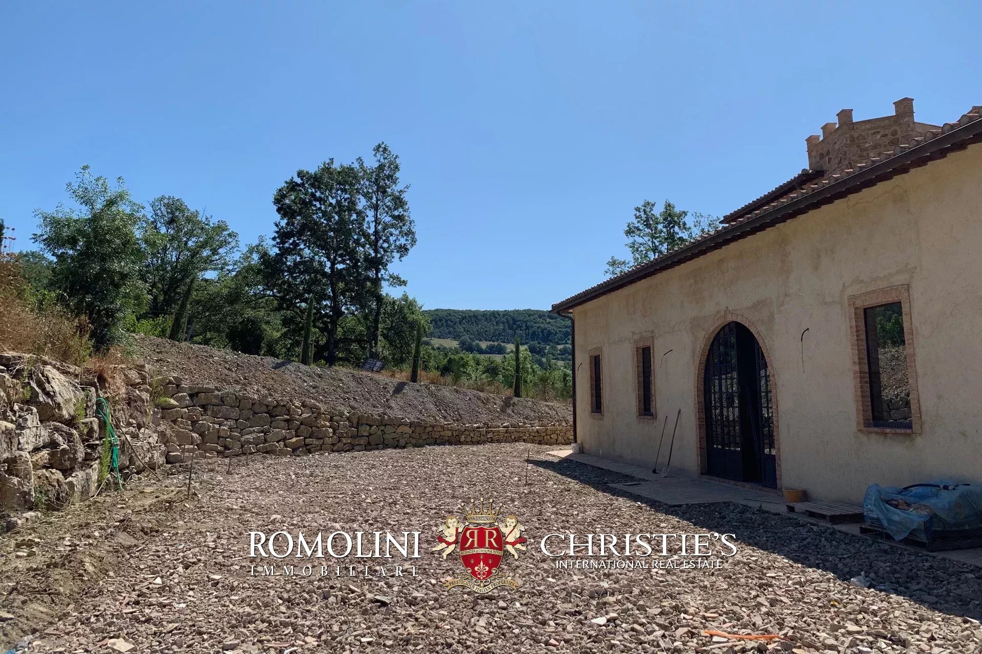 8 Bedroom Vineyard's Image 11