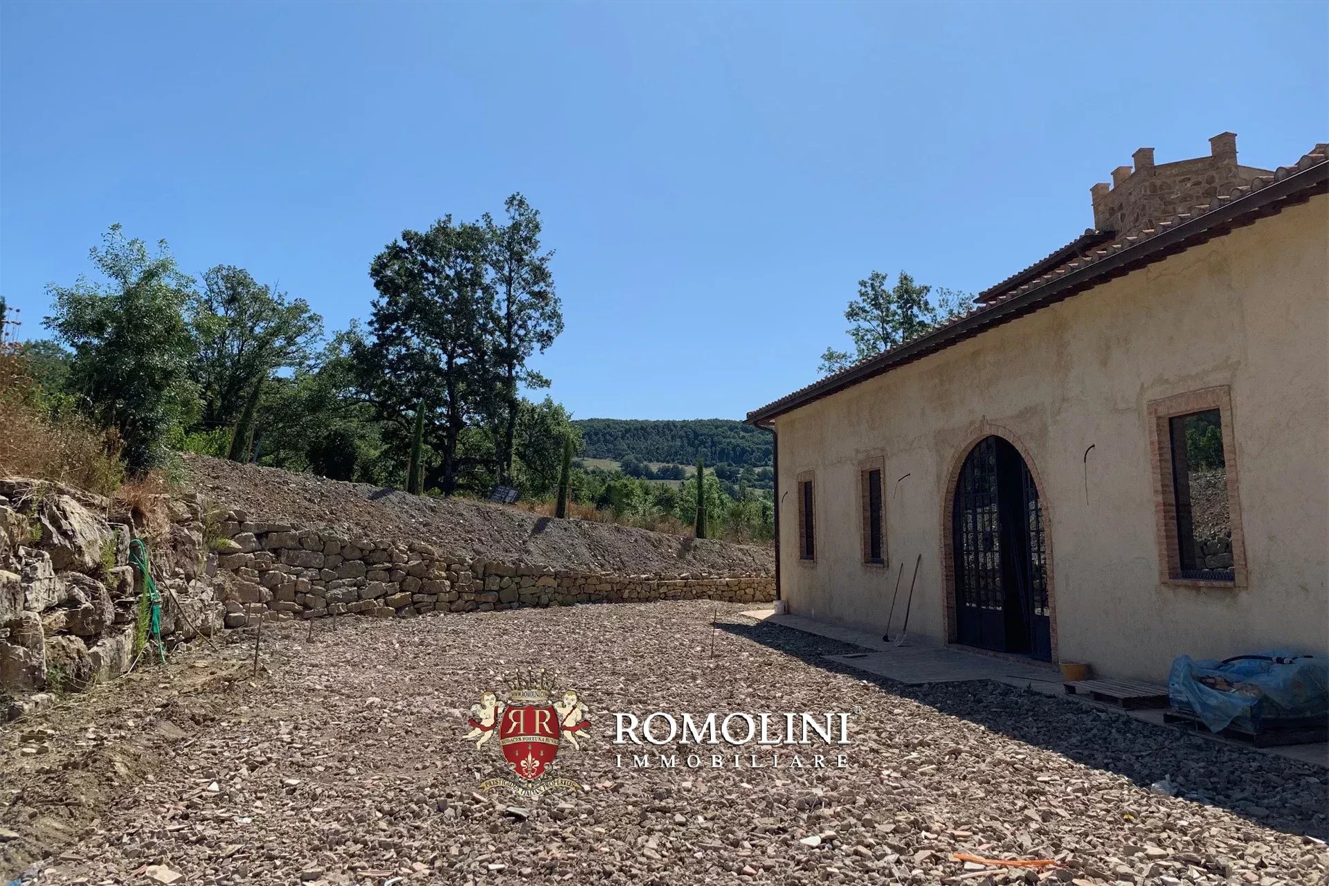 8 Bedroom Vineyard's Image 11